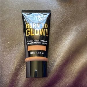 Brand new born to glow NYX foundation